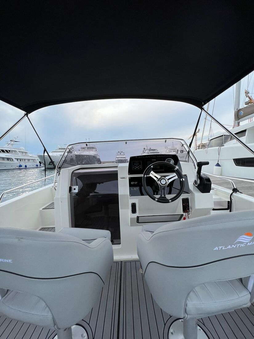 Atlantic Marine Sun Cruiser 630 – Sportboot der Bootsvermietung Skipper Zadar (5)