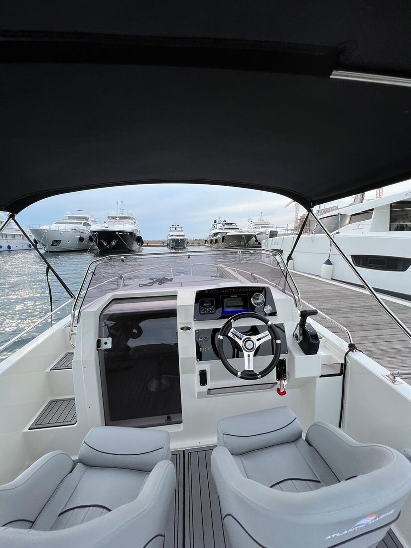 Atlantic Marine Sun Cruiser 630 – Sportboot der Bootsvermietung Skipper Zadar (6)